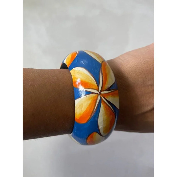 Womens Wooden Cuff Bangle Bracelet Hawaiian Flower Style Multi - Picture 3 of 6
